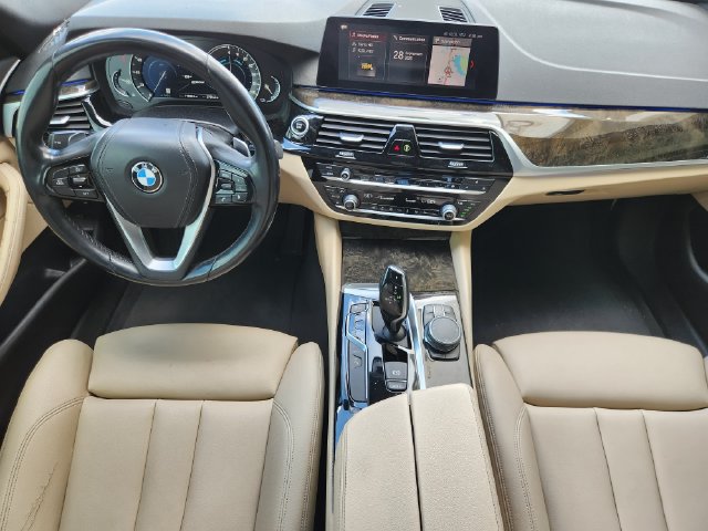 Used 2019 BMW 530e RWD image 26