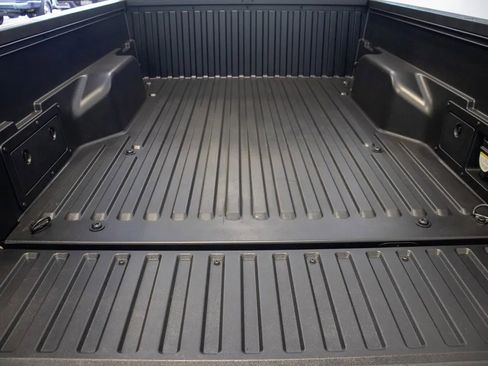 Used 2017 Toyota Tacoma TRD Sport w/ Premium & Technology Package image 15