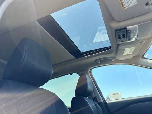 Used 2025 Nissan Rogue SV w/ SV Premium Package FWD image 19