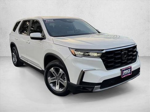 Used 2025 Honda Pilot EX-L image 3