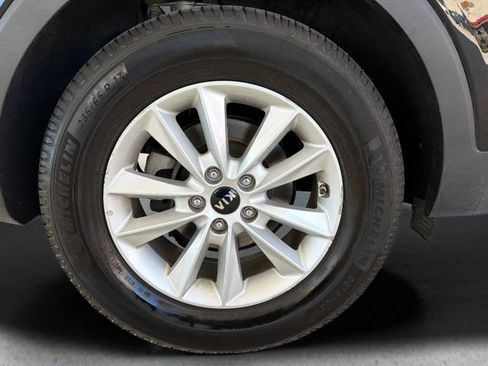 Used 2019 Kia Sorento L FWD image 26