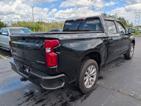 Used 2019 Chevrolet Silverado 1500 Custom w/ Custom Value Package AWD/4WD image 7