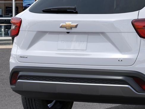 New 2026 Chevrolet Trax LT w/ Driver Confidence Package FWD image 14
