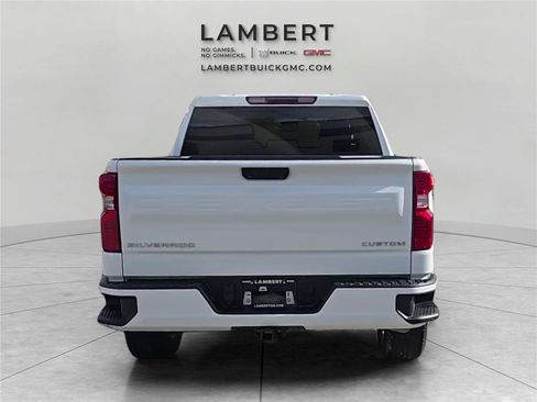Used 2023 Chevrolet Silverado 1500 Custom image 5