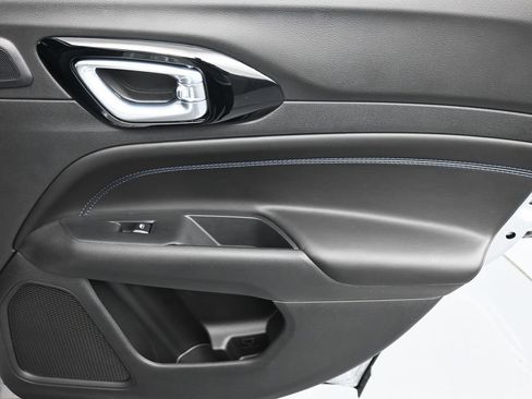 New 2026 Jeep Compass Limited image 17