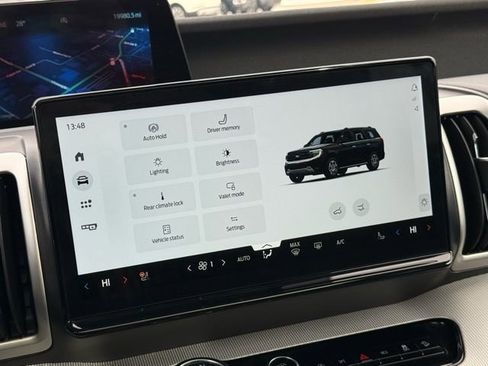 Used 2025 Ford Expedition Active image 33