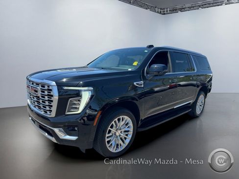Used 2025 GMC Yukon XL Denali AWD/4WD image 8