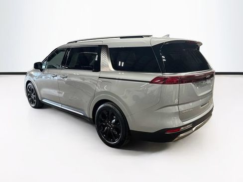 Used 2024 Kia Carnival SX FWD image 5