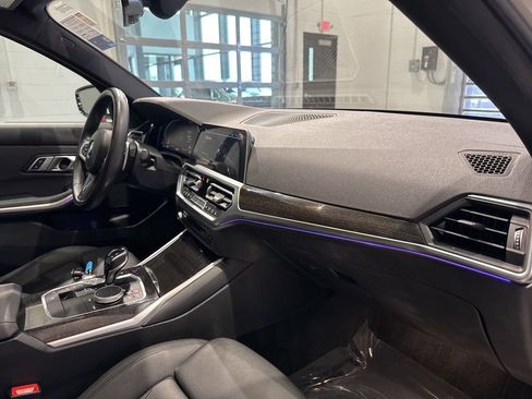 Used 2021 BMW 330i xDrive Sedan w/ M Sport Package image 43