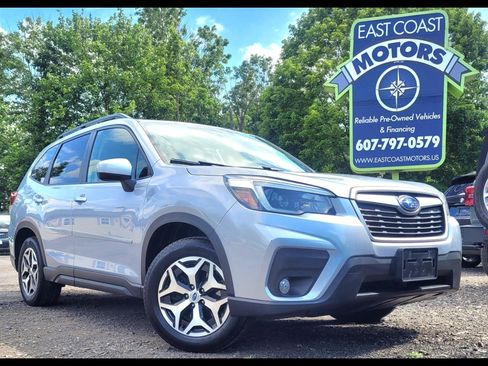 Used 2021 Subaru Forester Premium AWD/4WD image 1