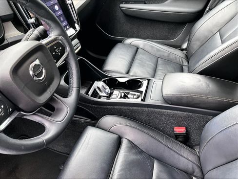 Used 2023 Volvo XC40 B5 Ultimate AWD/4WD image 20