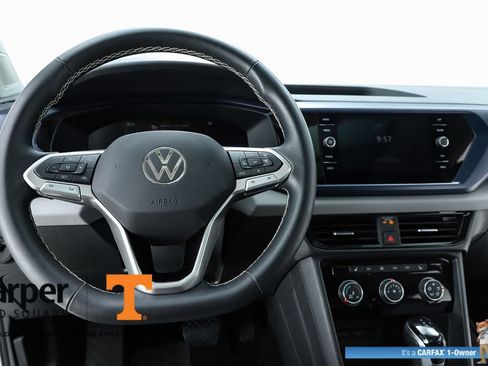 Used 2023 Volkswagen Taos SE w/ Panoramic Sunroof Package FWD image 20