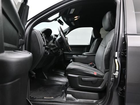 Used 2024 RAM 2500 Tradesman w/ Chrome Appearance Group AWD/4WD image 9
