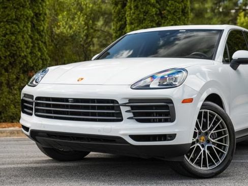 Used 2021 Porsche Cayenne AWD/4WD image 2