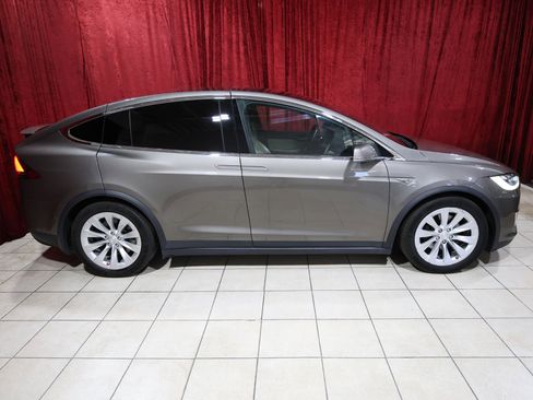 Used 2016 Tesla Model X 90D AWD/4WD image 8
