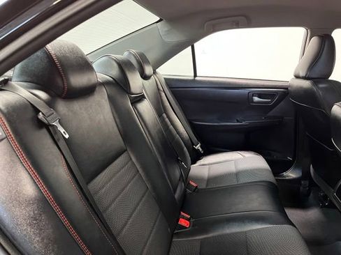 Used 2017 Toyota Camry SE FWD image 14