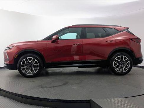 Used 2025 Chevrolet Blazer RS FWD image 3