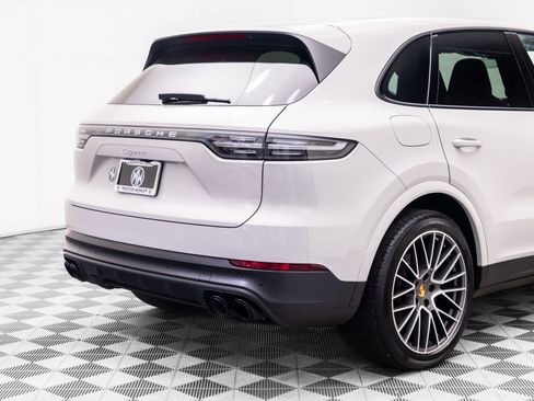 Certified 2023 Porsche Cayenne AWD/4WD image 33