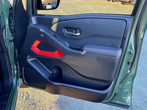 Used 2024 Nissan Frontier PRO-4X w/ Off-Road Protection Package image 21