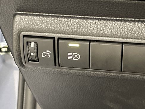 Certified 2024 Toyota Corolla LE image 28