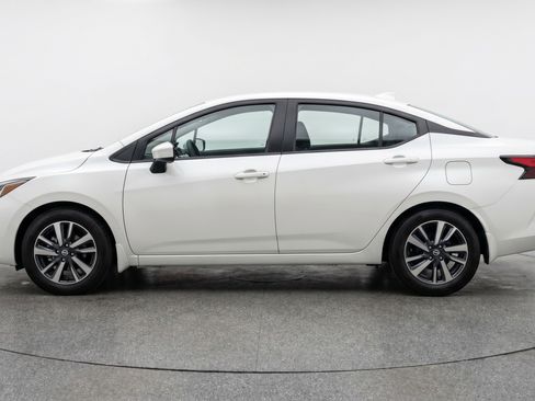 Used 2025 Nissan Versa SV FWD image 5