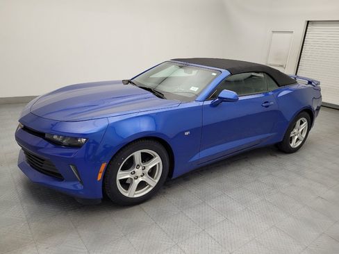 Used 2018 Chevrolet Camaro LT RWD image 2