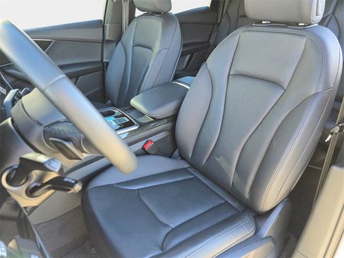 Certified 2023 Audi Q7 2.0T Premium w/ Towing Package image 16