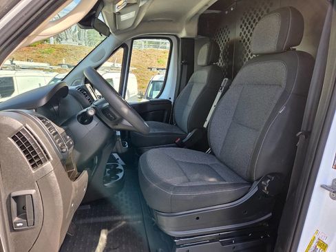 Used 2023 RAM ProMaster 2500 image 14