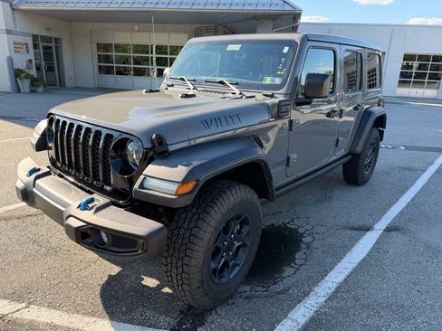 Used 2023 Jeep Wrangler Unlimited w/ Sun & Screen Package AWD/4WD image 2