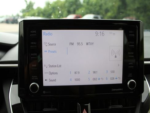 Used 2022 Toyota Corolla LE FWD image 15