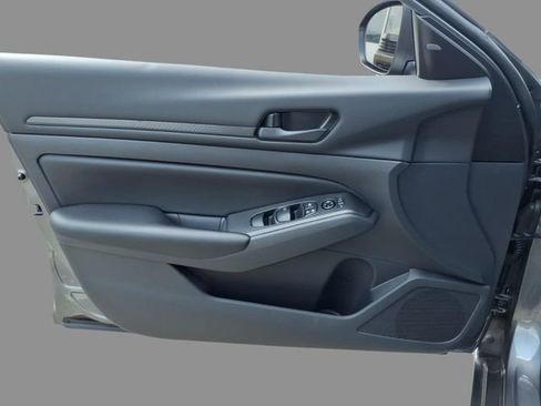 Used 2025 Nissan Altima 2.5 S image 16