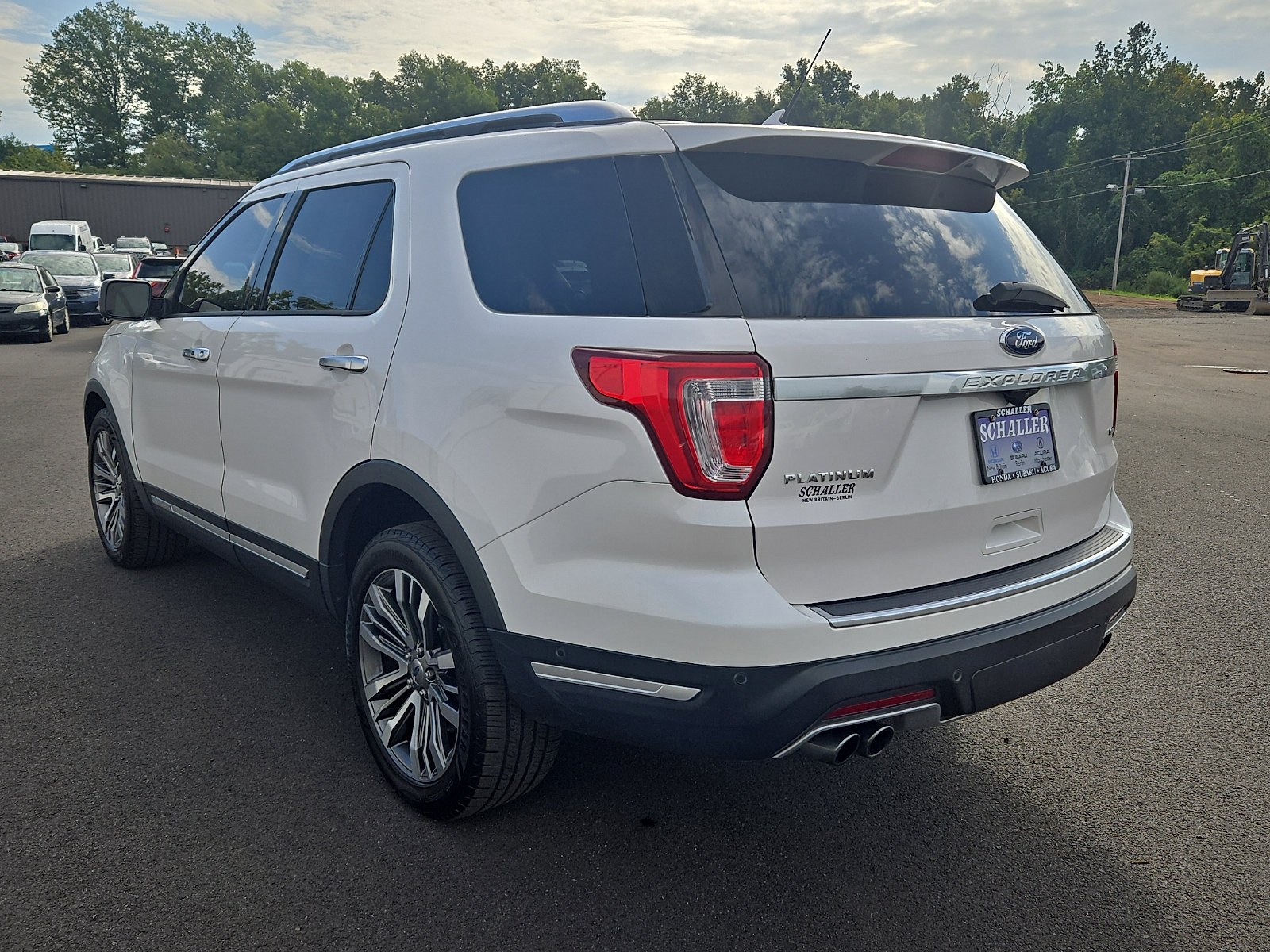 Used 2019 Ford Explorer Platinum AWD/4WD image 4