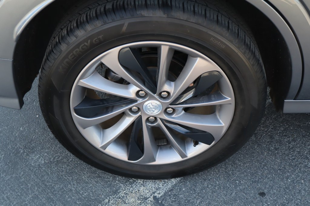 Used 2022 Buick Encore GX Select w/ Sport Touring Package FWD image 14