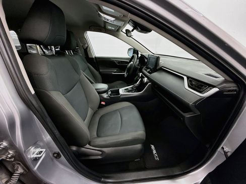 Used 2022 Toyota RAV4 LE AWD/4WD image 29