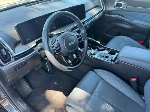 Certified 2025 Kia Sorento SX Prestige image 8