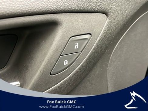 Certified 2023 Chevrolet Equinox LS image 9