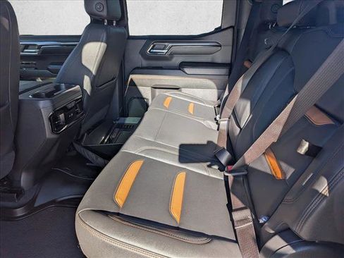 Used 2024 GMC Sierra 1500 AT4 w/ Technology Package image 18