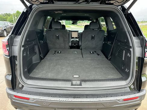 Used 2025 GMC Acadia AT4 AWD/4WD image 25