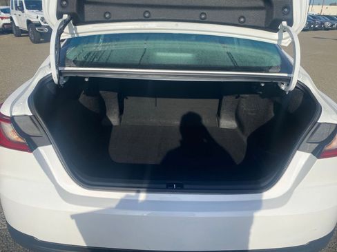 Used 2025 Toyota Camry LE image 31