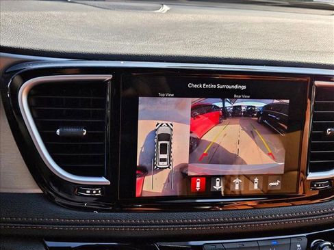 New 2026 Chrysler Pacifica Pinnacle FWD image 18