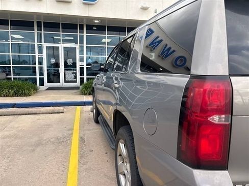 Used 2017 Chevrolet Tahoe LS w/ All-Season Package RWD image 15