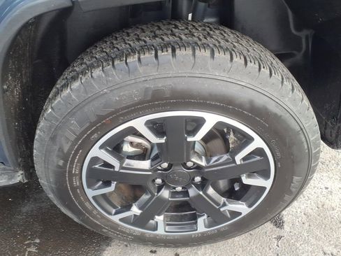 Used 2023 Jeep Renegade Latitude AWD/4WD image 15