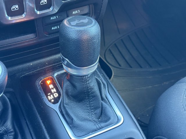 Used 2022 Jeep Wrangler Sport AWD/4WD image 21