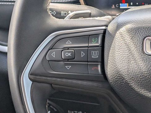 Used 2023 Jeep Grand Cherokee Altitude AWD/4WD image 20