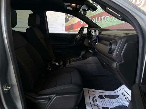 Used 2024 Chevrolet Colorado W/T image 18