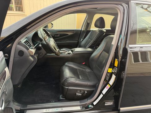 Used 2013 Lexus LS 460 AWD image 15