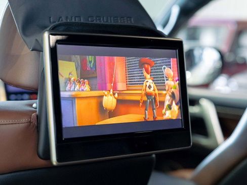 Used 2018 Toyota Land Cruiser image 50