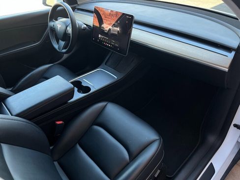 Used 2022 Tesla Model Y Long Range AWD/4WD image 7