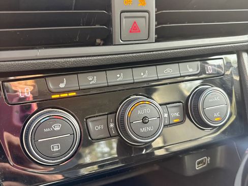 Used 2019 Volkswagen Jetta SE image 42