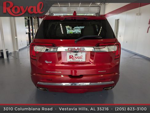 Used 2021 GMC Acadia Denali w/ Denali Ultimate Package AWD/4WD image 3